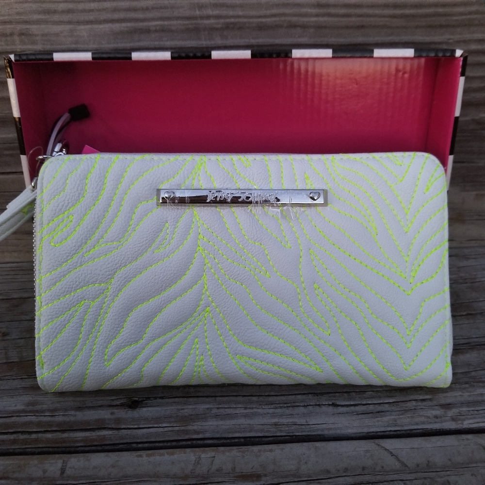 Betsey Johnson, Lime Green Zebra Wallet, Wristlet - Picture 3 of 4
